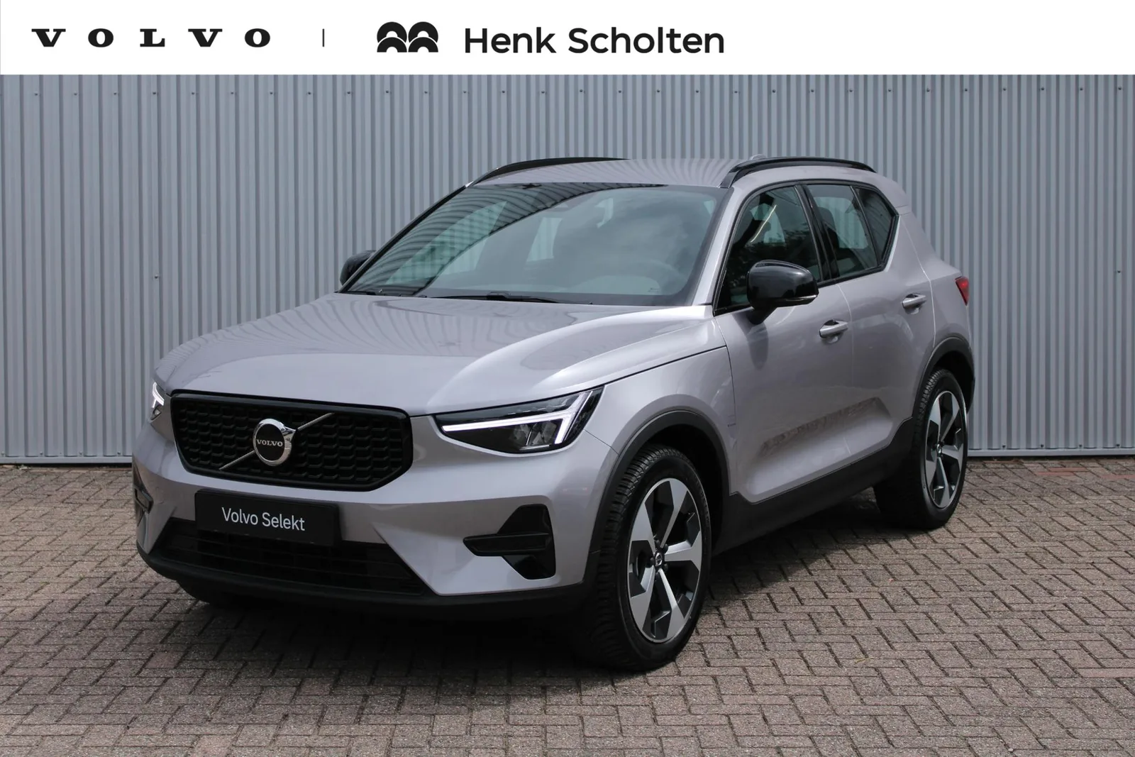 Volvo XC40 (2025) — foto 1