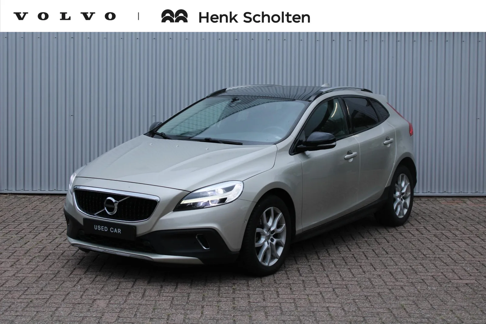 Volvo V40 Cross Country (2019) — foto 1