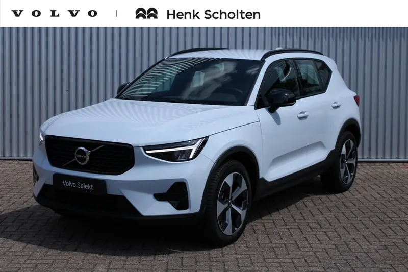 Volvo XC40 (2025)