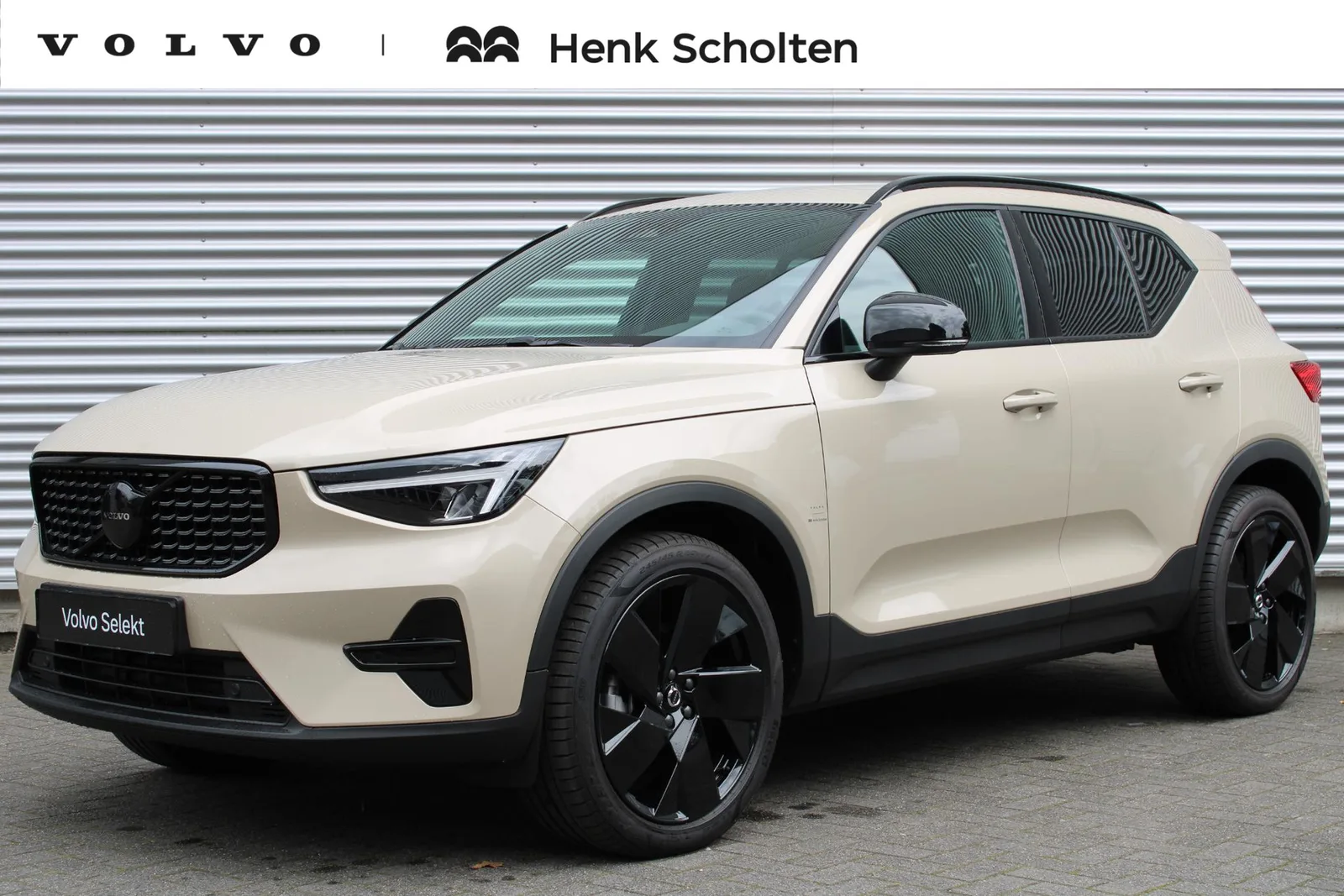 Volvo XC40 (2025) — foto 1