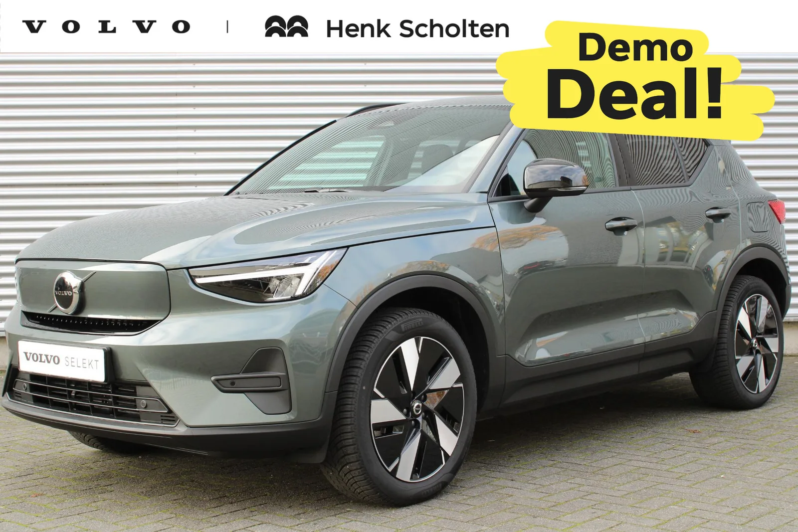 Volvo EX40 (2025) — foto 1