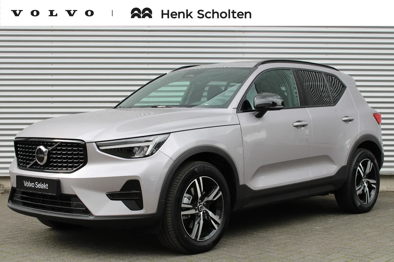 Volvo XC40 (2026) — foto 1