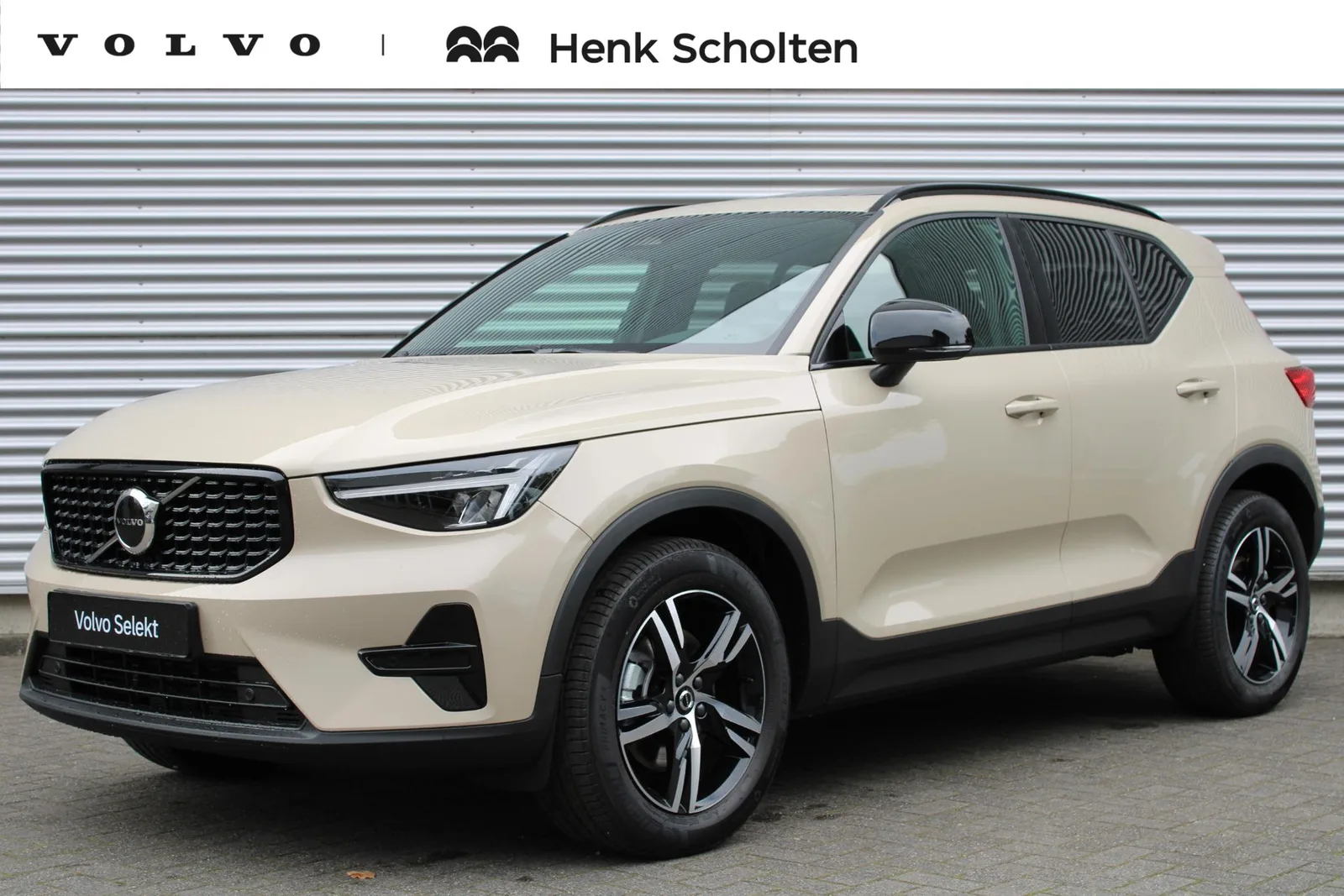 Volvo XC40 (2026) — foto 1