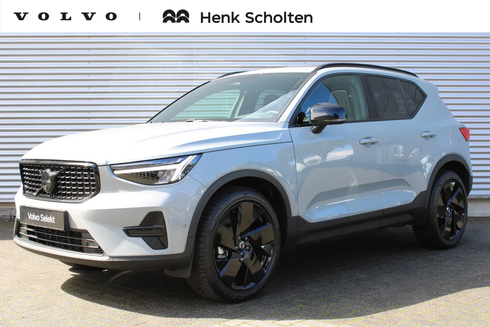 Volvo XC40 (2026) — foto 1