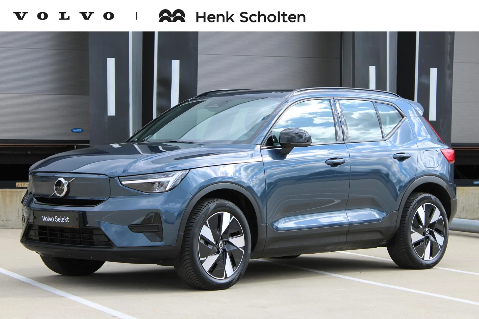Volvo EX40 (2025) — foto 1
