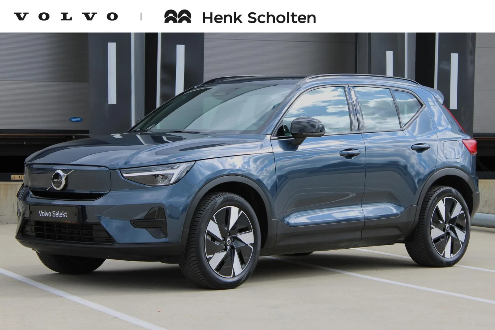 Volvo EX40 (2025) — foto 1