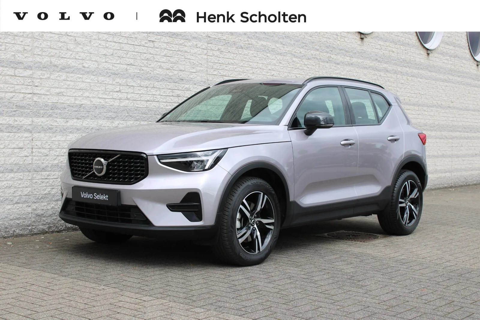 Volvo XC40 (2025) — foto 1