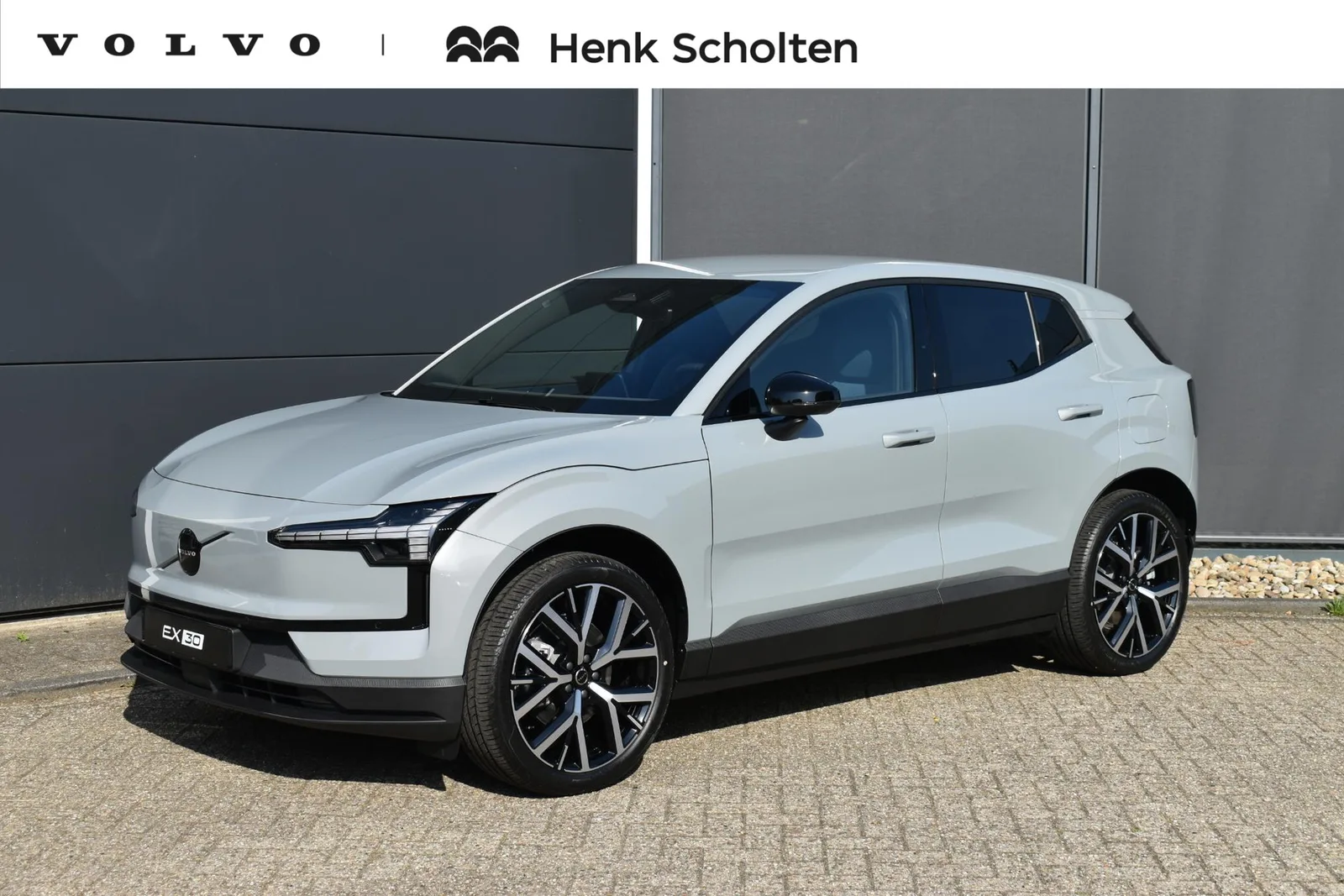 Volvo EX30 (2026) — foto 1