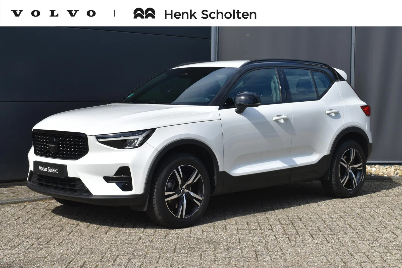 Volvo XC40 (2024) — foto 1