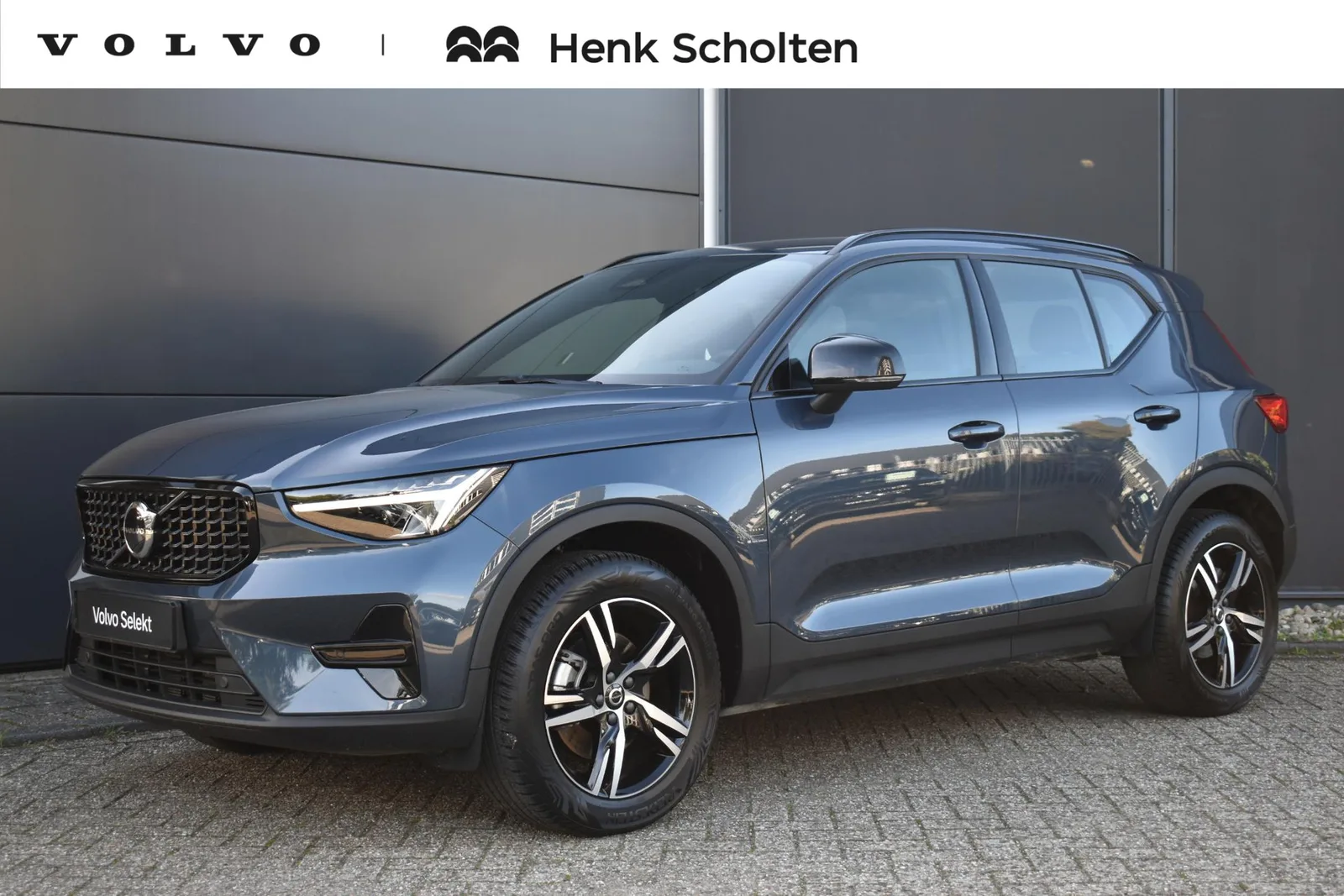 Volvo XC40 (2025) — foto 1