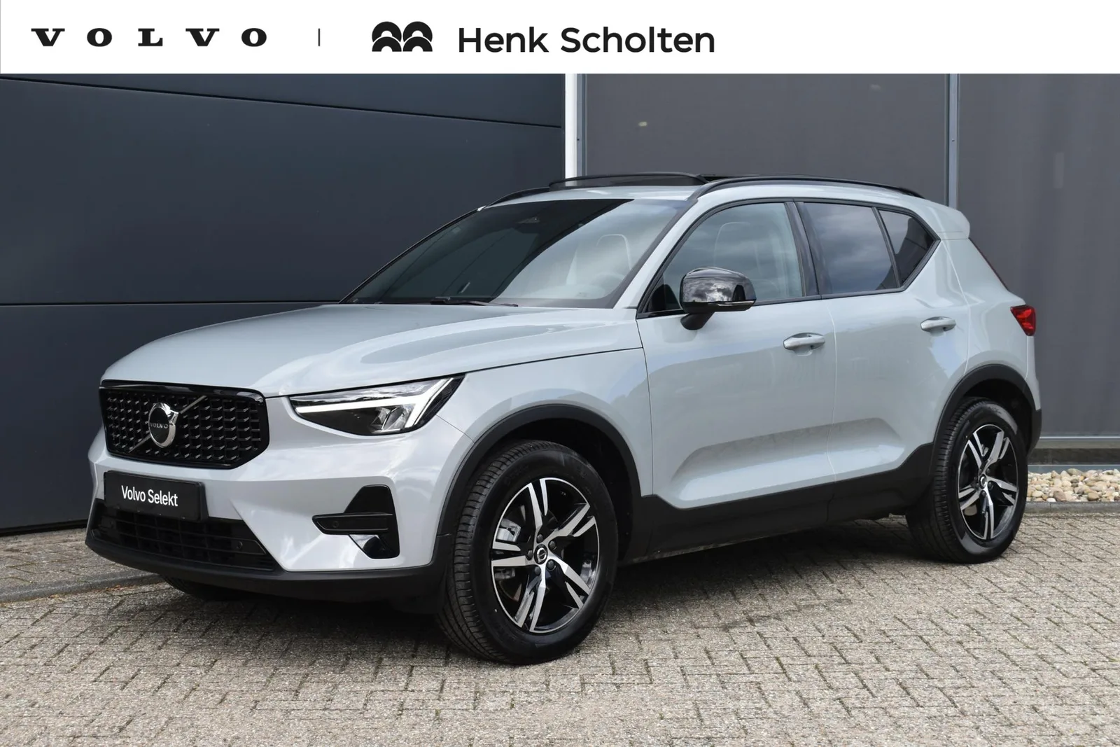 Volvo XC40 (2026) — foto 1