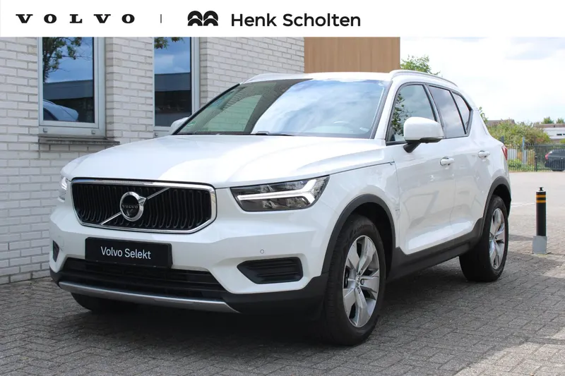 Volvo XC40 (2022)