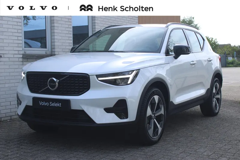Volvo XC40 (2025)