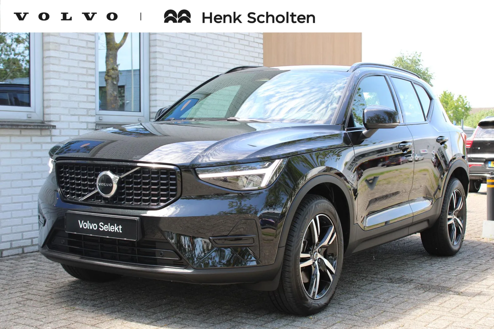 Volvo XC40 (2025) — foto 1