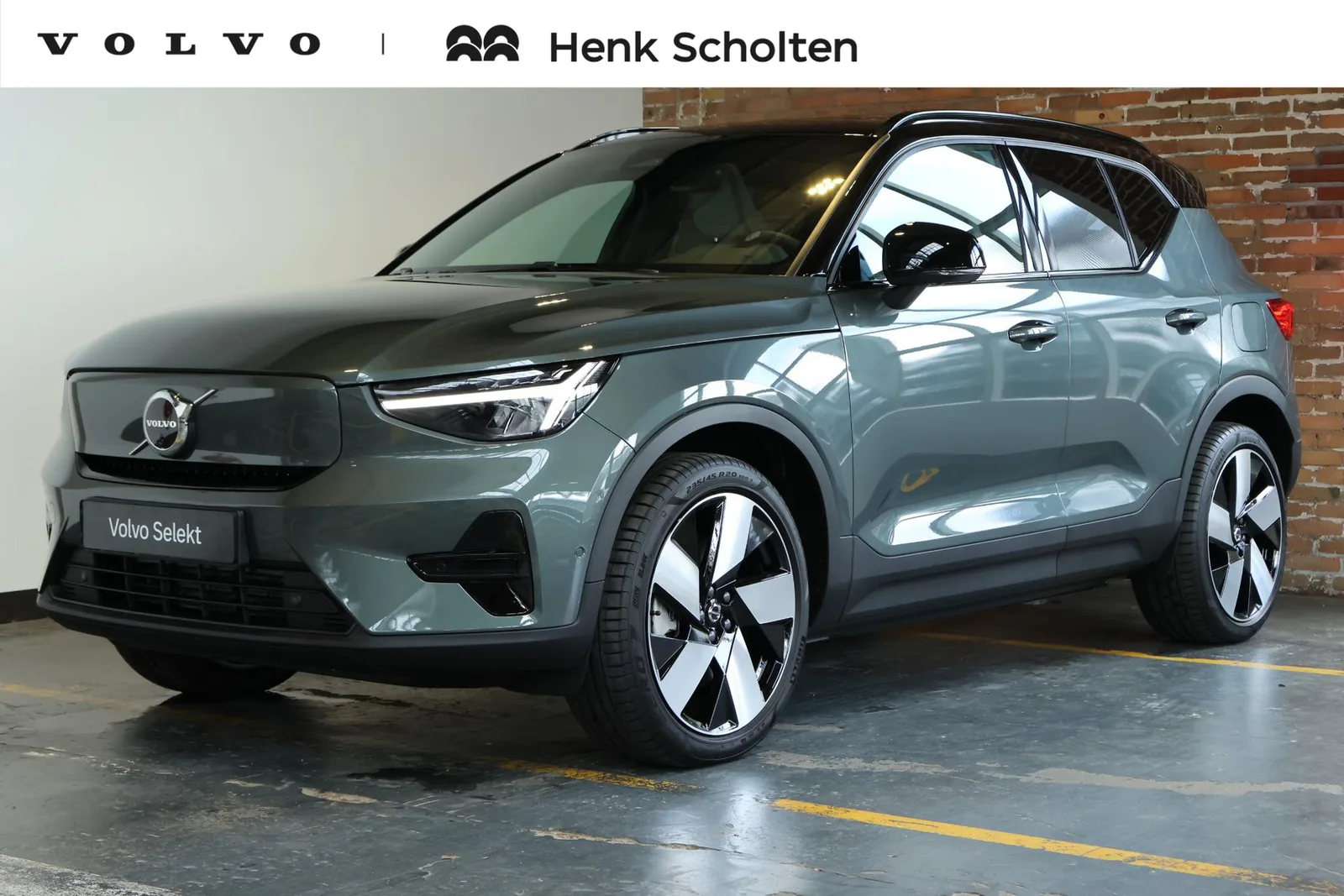 Volvo EX40 (2026) — foto 1
