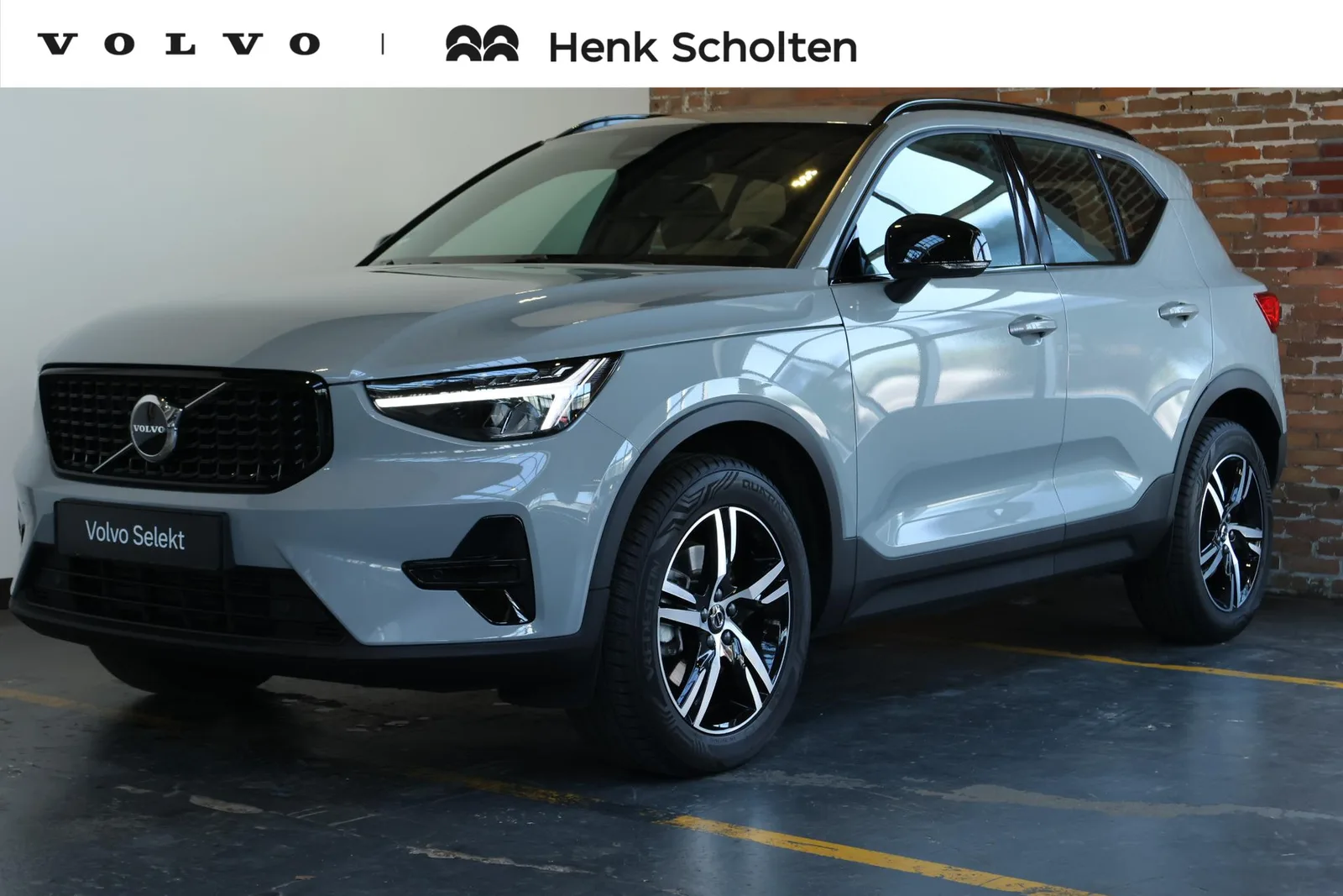 Volvo XC40 (2025) — foto 1