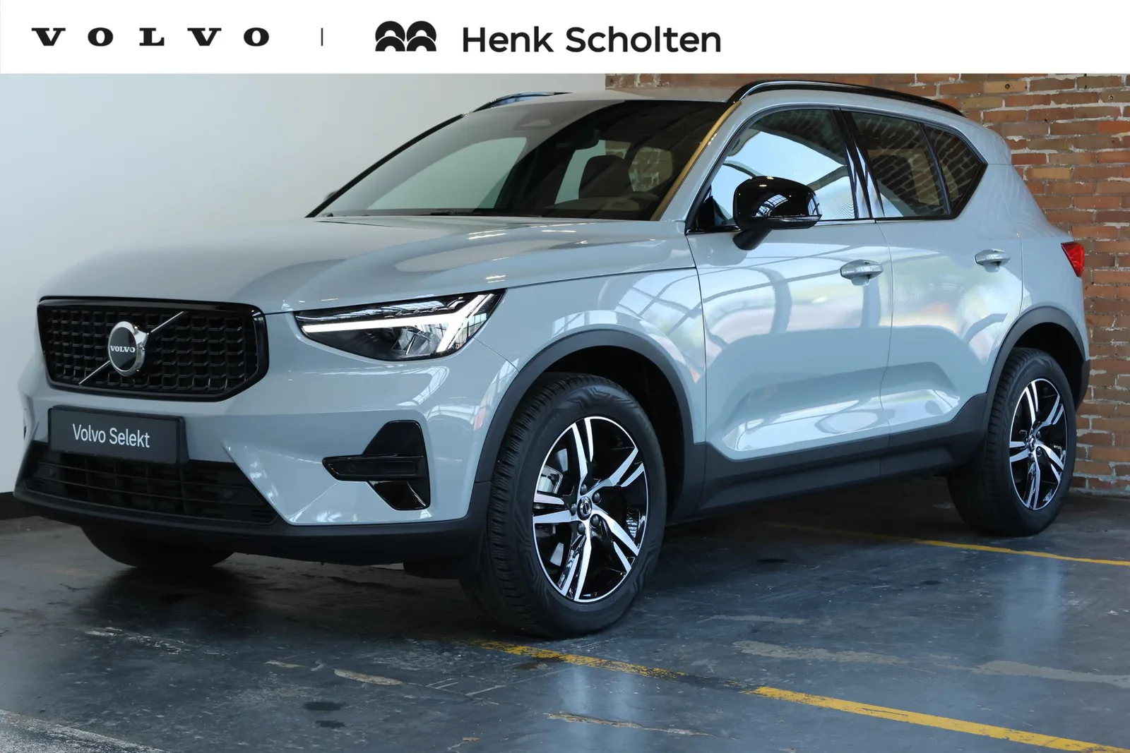Volvo XC40 (2025) — foto 1
