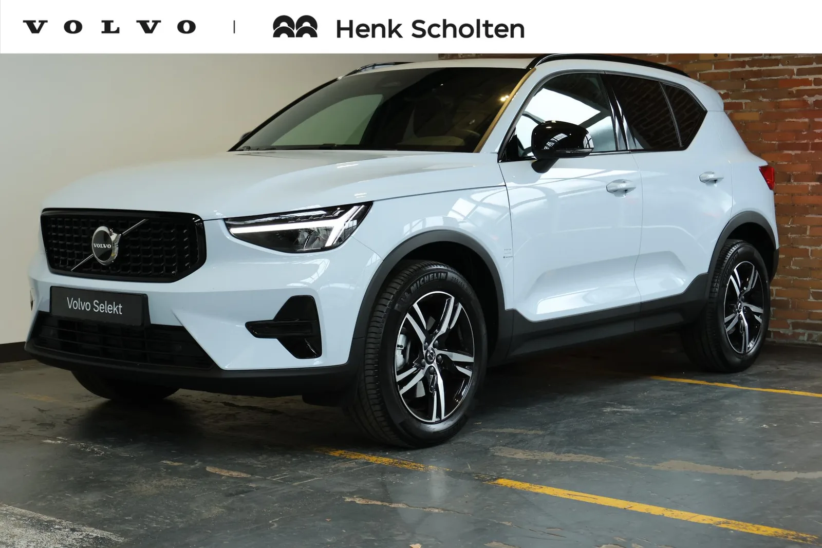 Volvo XC40 (2026) — foto 1