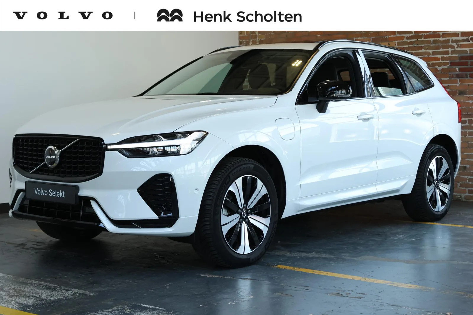 Volvo XC60 (2025) — foto 1