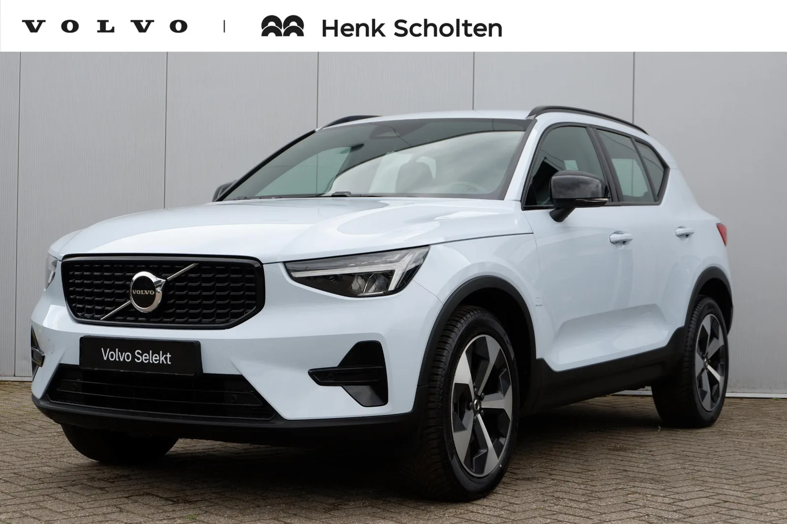 Volvo XC40 (2025) — foto 1