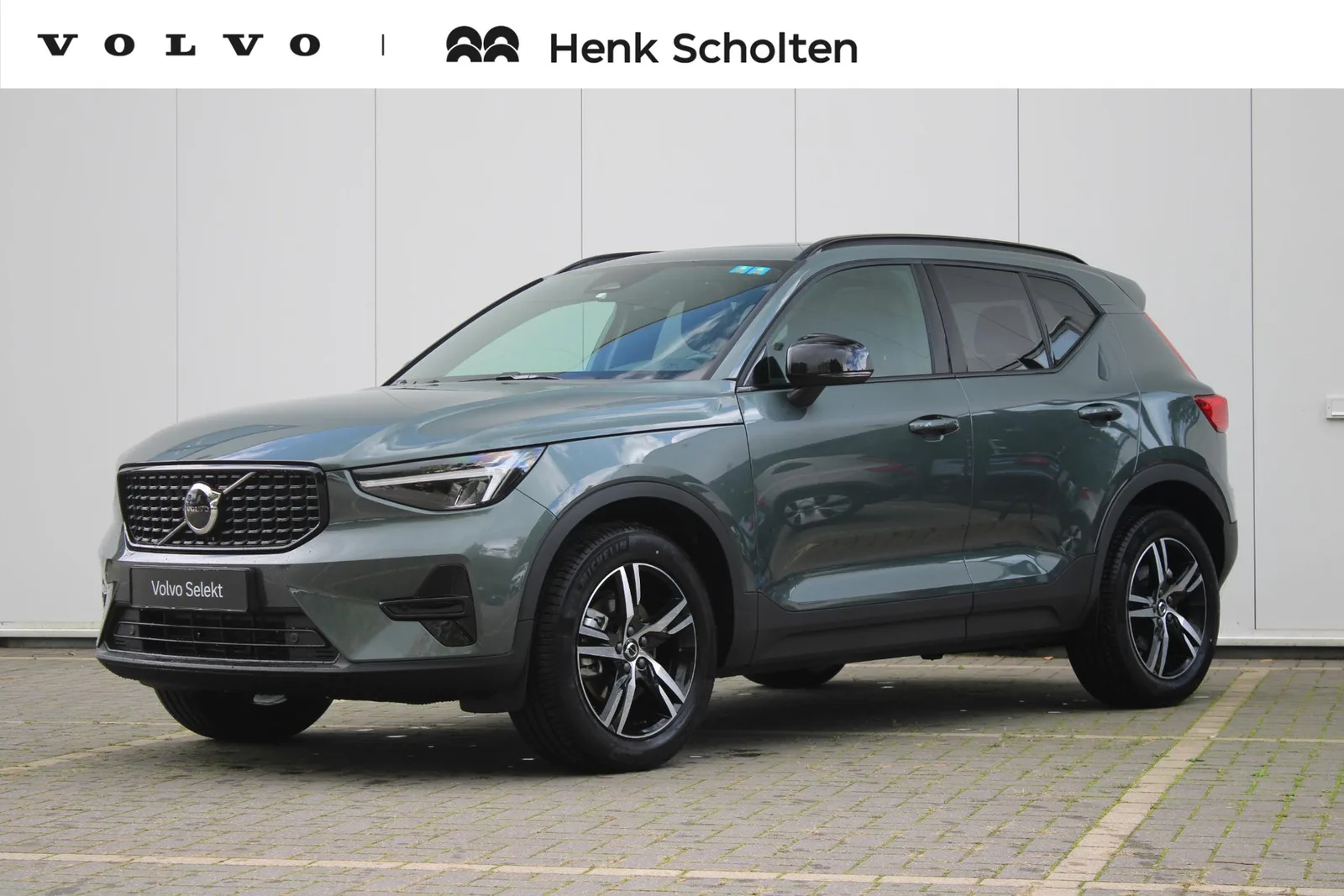 Volvo XC40 (2026) — foto 1