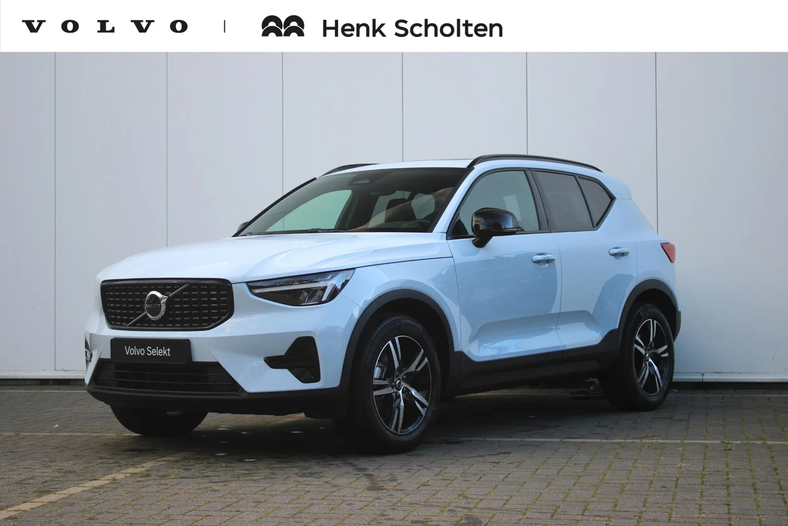 Volvo XC40 (2026) — foto 1