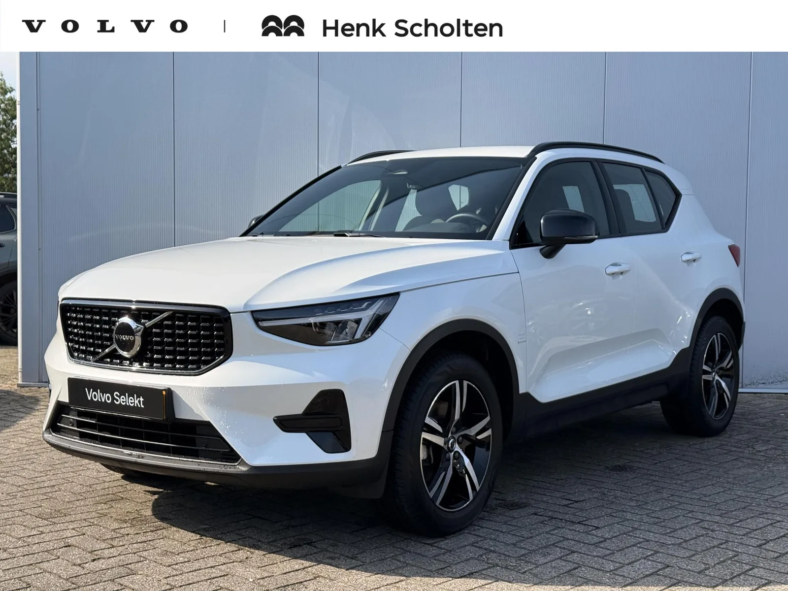 Volvo XC40 (2025) — foto 1