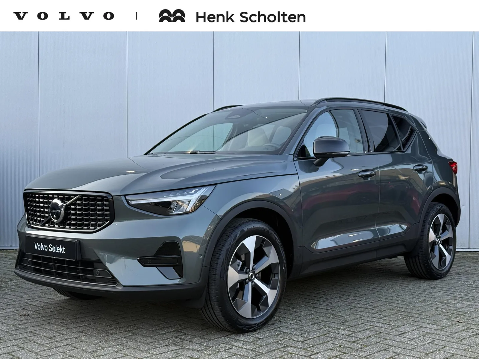 Volvo XC40 (2026) — foto 1
