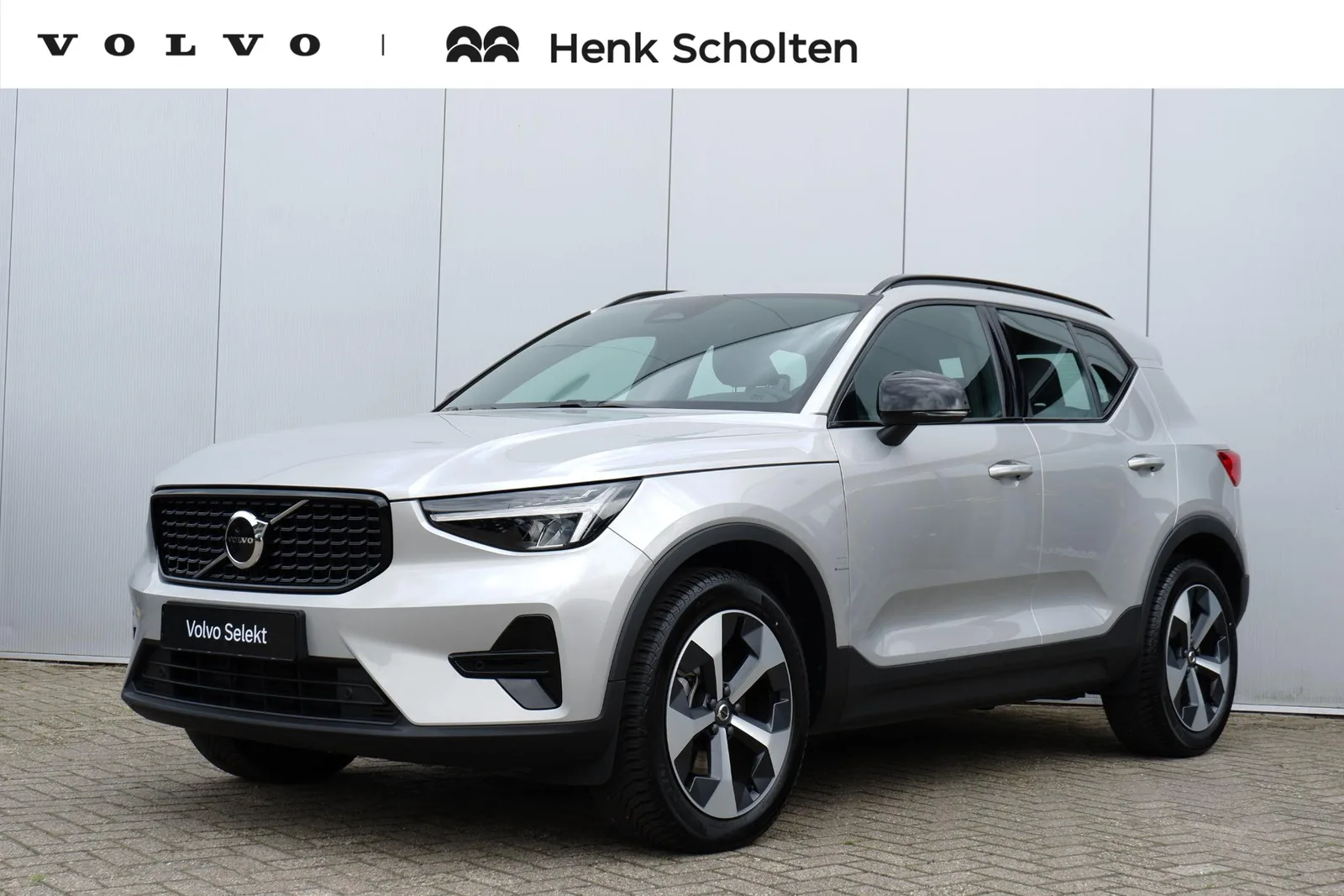 Volvo XC40 (2025) — foto 1