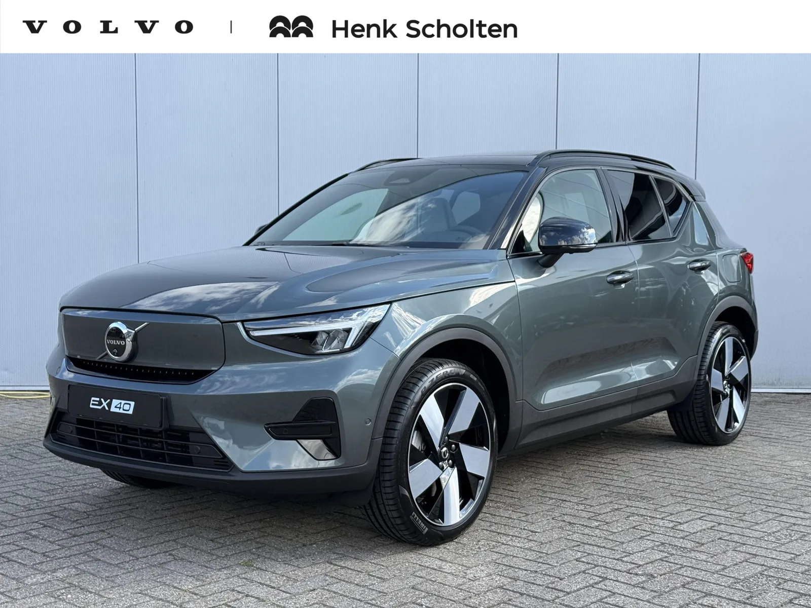 Volvo EX40 (2026) — foto 1