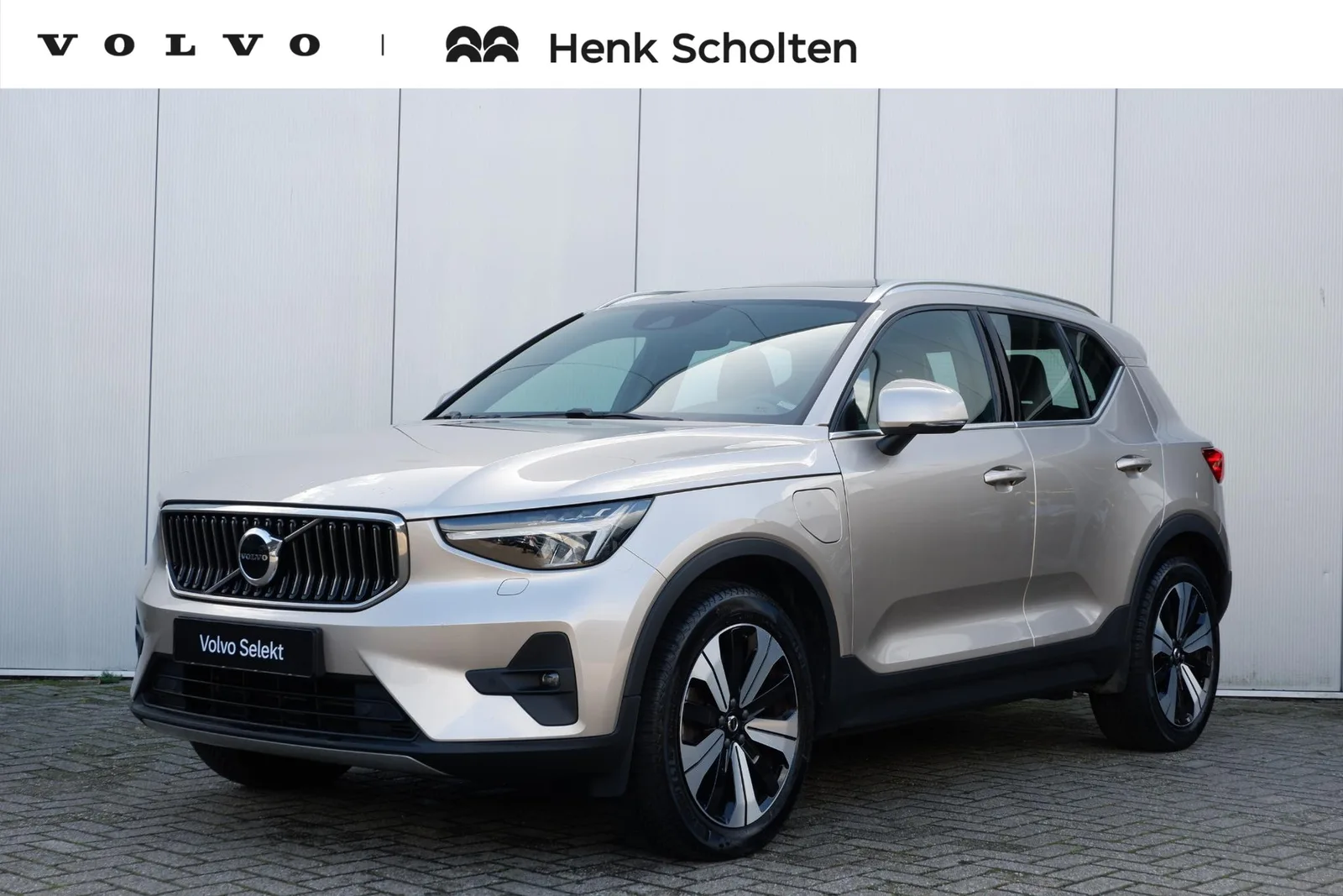 Volvo XC40 (2023) — foto 1