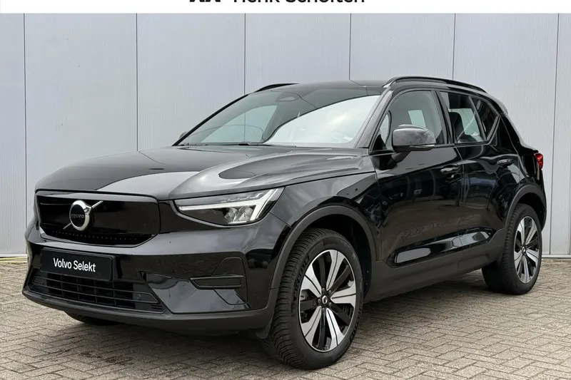 Volvo XC40 (2023)