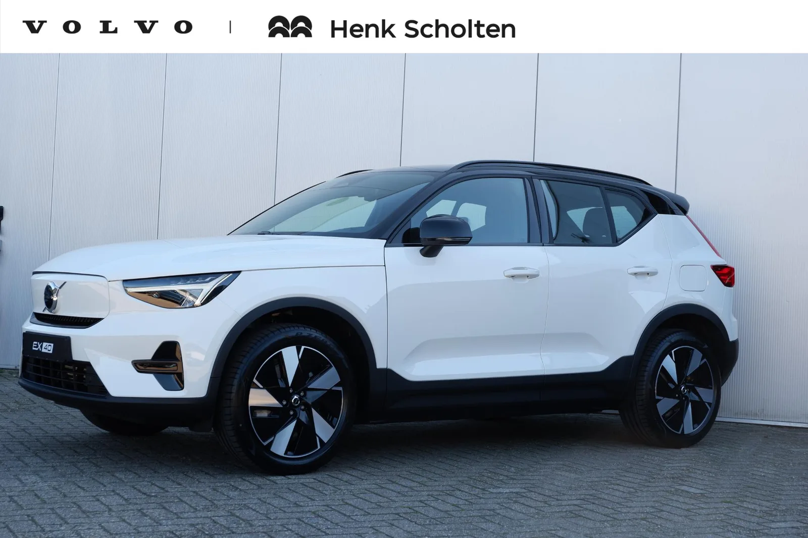 Volvo EX40 (2026) — foto 1