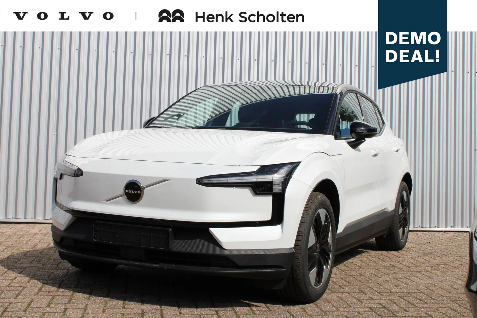 Volvo EX30 (2025) — foto 1