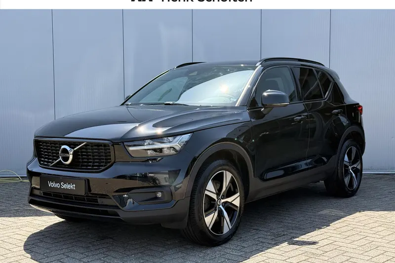 Volvo XC40 (2022)