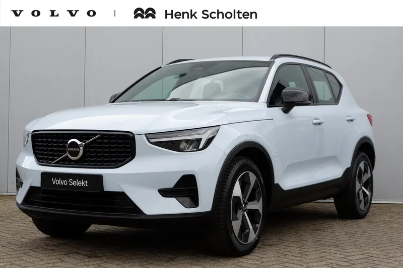 Volvo XC40 (2025)