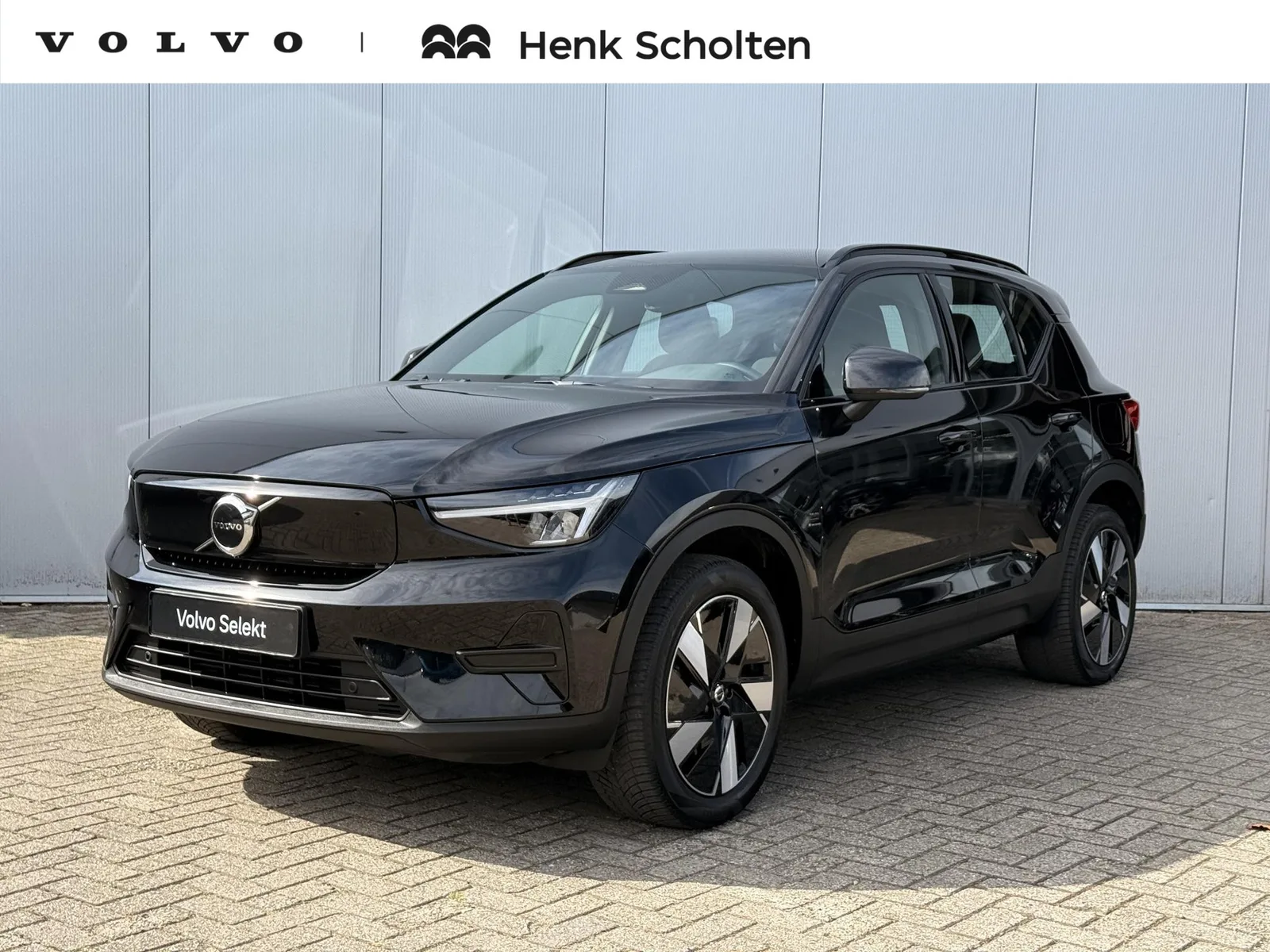 Volvo EX40 (2025) — foto 1