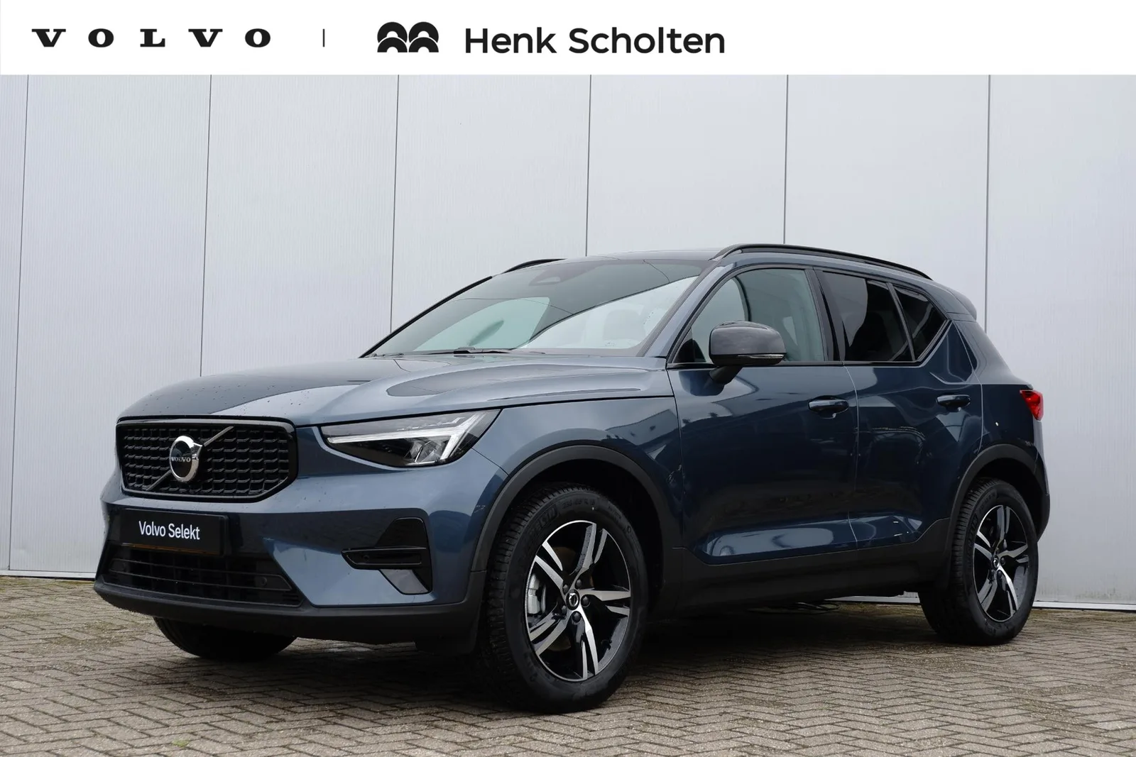 Volvo XC40 (2026) — foto 1