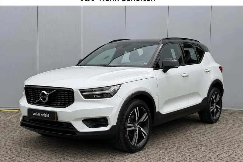 Volvo XC40 (2022)