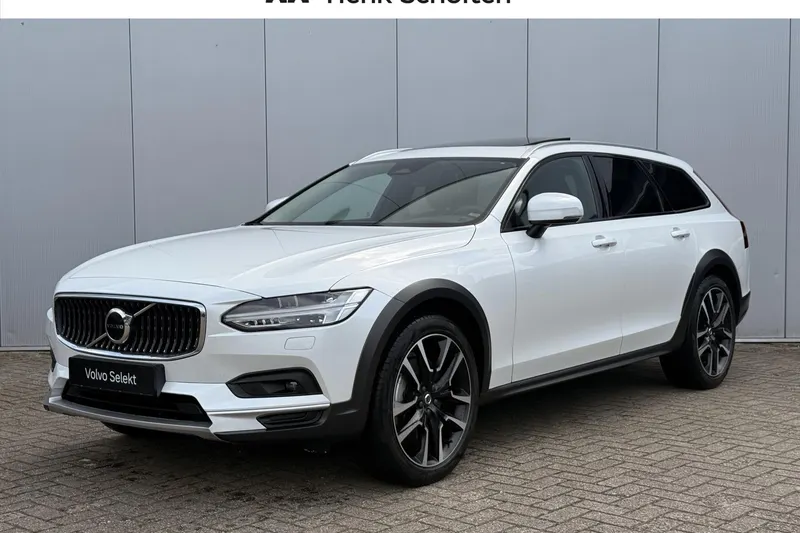 Volvo V90 Cross Country (2023)