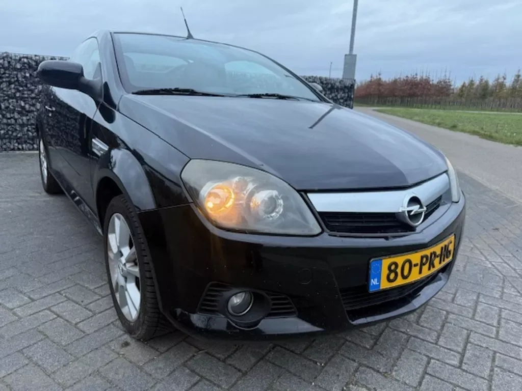 Opel Tigra (2004) — foto 1