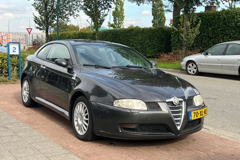 Alfa Romeo GT (2006)