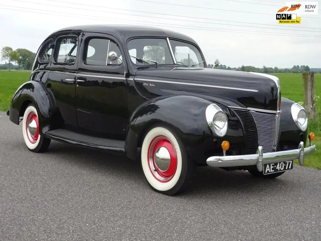 Ford Deluxe (1940) — foto 1