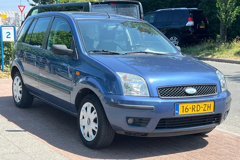 Ford Fusion (2005)