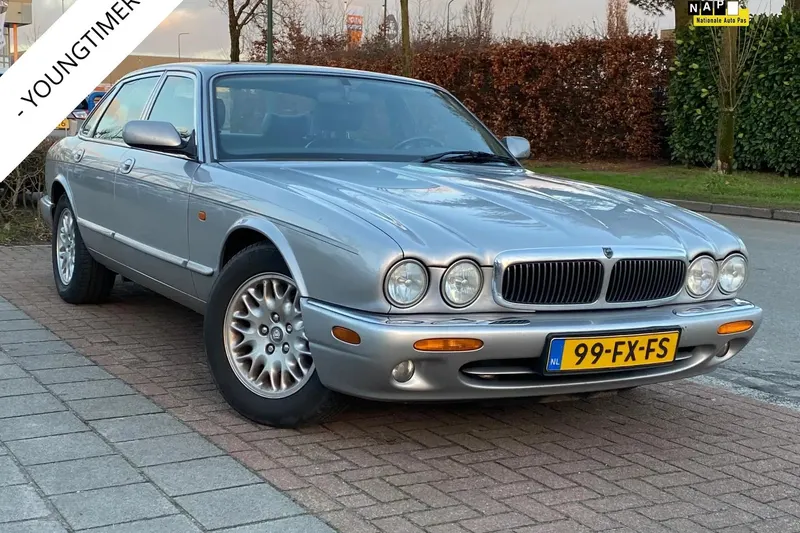 Jaguar XJ (2000)