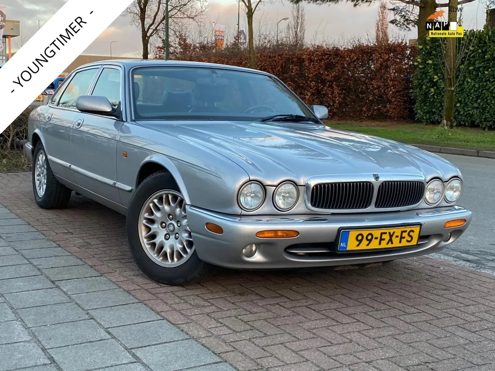 Jaguar XJ (2000) — foto 1