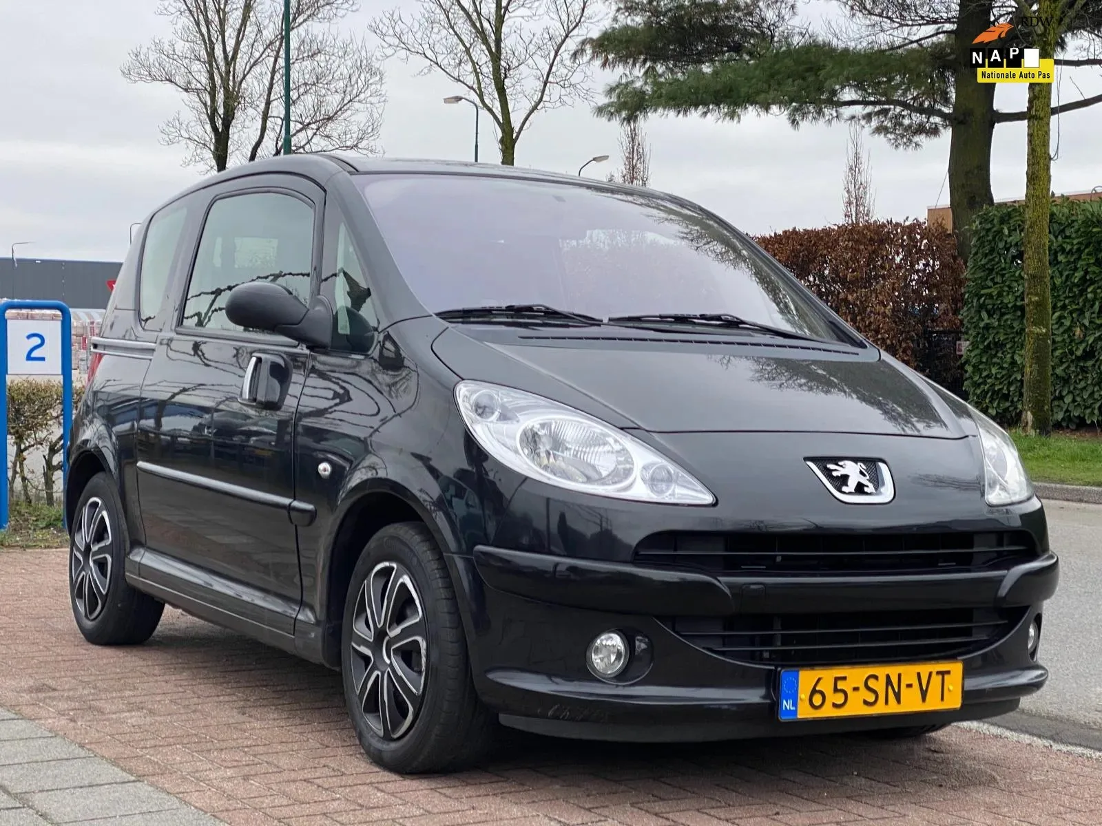 Peugeot 1007 (2006) — foto 1