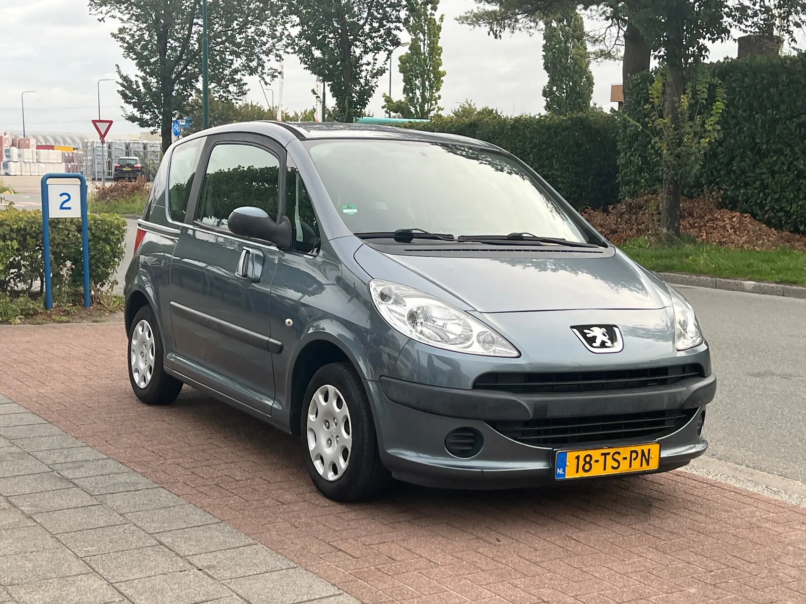 Peugeot 1007 (2007) — foto 1