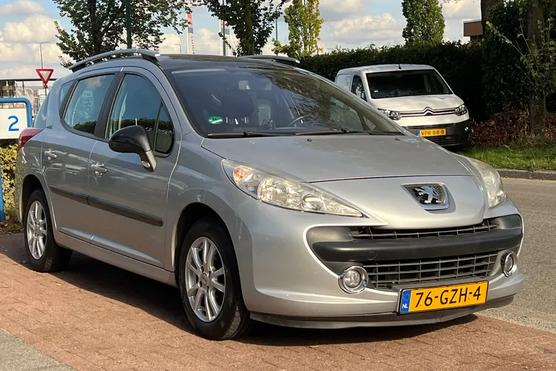 Peugeot 207 (2008)