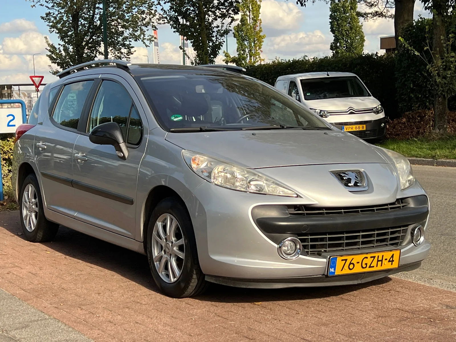 Peugeot 207 (2008) — foto 1